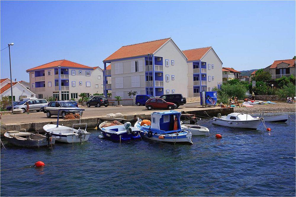 Aparthotel Marina Gromela Supetar Ngoại thất bức ảnh